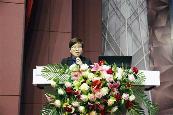 中亚电子城集团总裁夏萍致辞