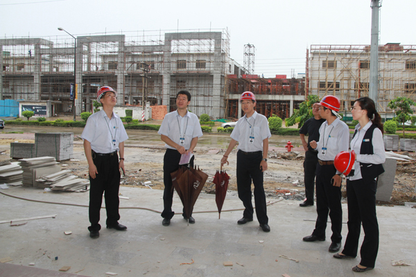 中亚电子城集团领导赴工程现场检查节假日安全施工工作(图4)