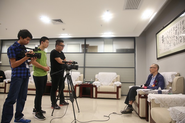 中亚集团总裁黄炳煌接受深圳移动频道记者专访