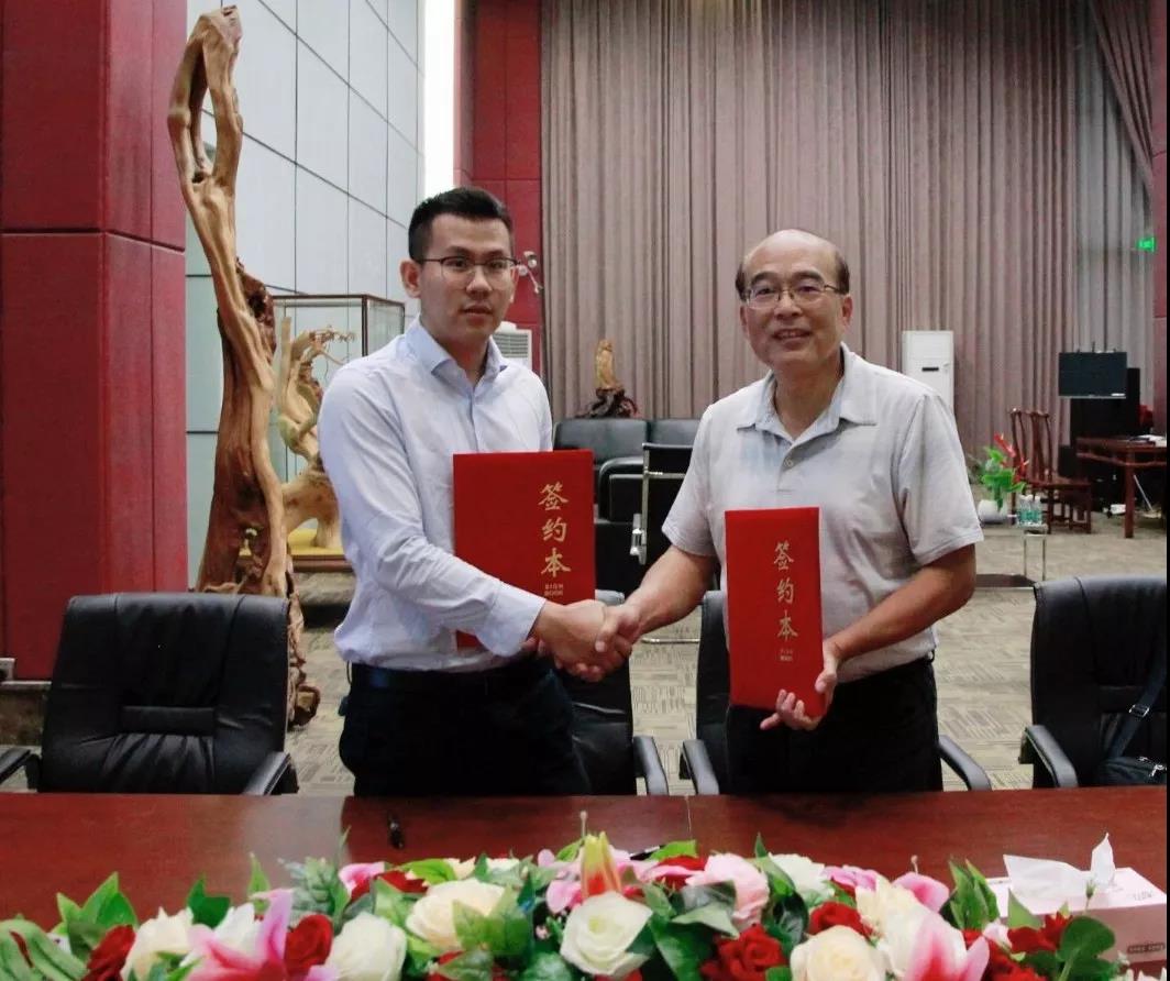 中亚集团与安炬科技开展石墨烯产业领域合作