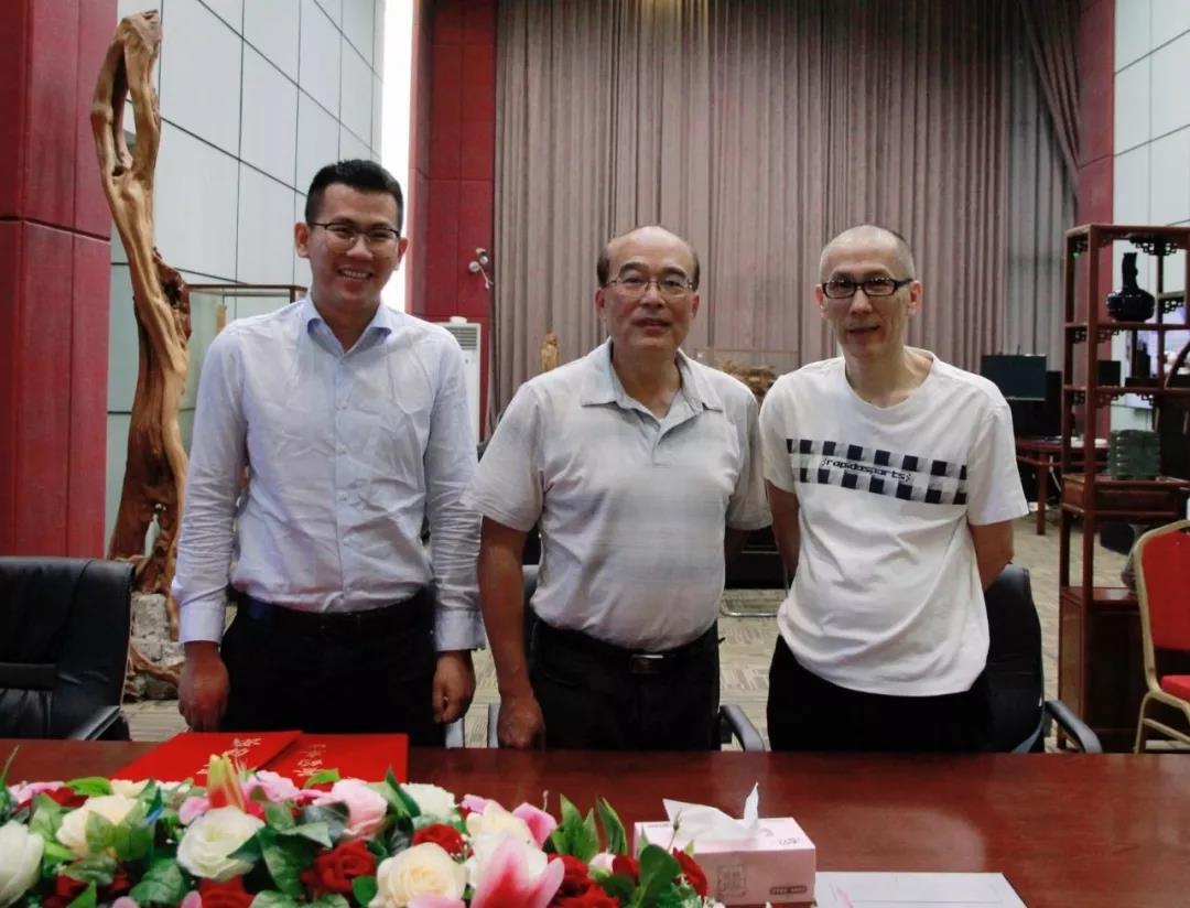 中亚集团与安炬科技开展石墨烯产业领域合作