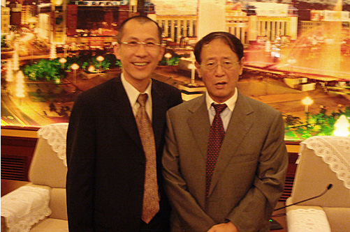黄炳煌董事长出席2007中国“五会”(南昌)经贸恳谈会