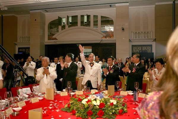 黄炳煌委员出席中国狮子联会深圳狮子会年度盛大就职典礼