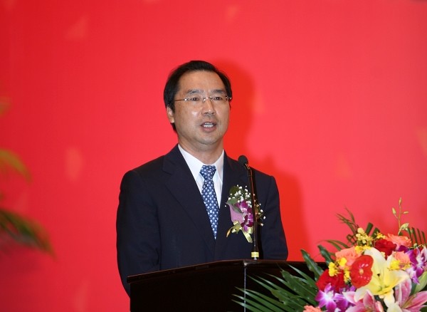 市委常委、统战部长王毅代表市委、市政府讲话