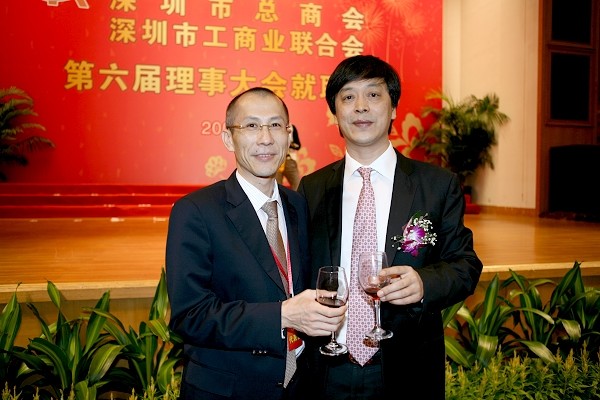黄炳煌董事长与市委常委、统战部长王毅先生合影