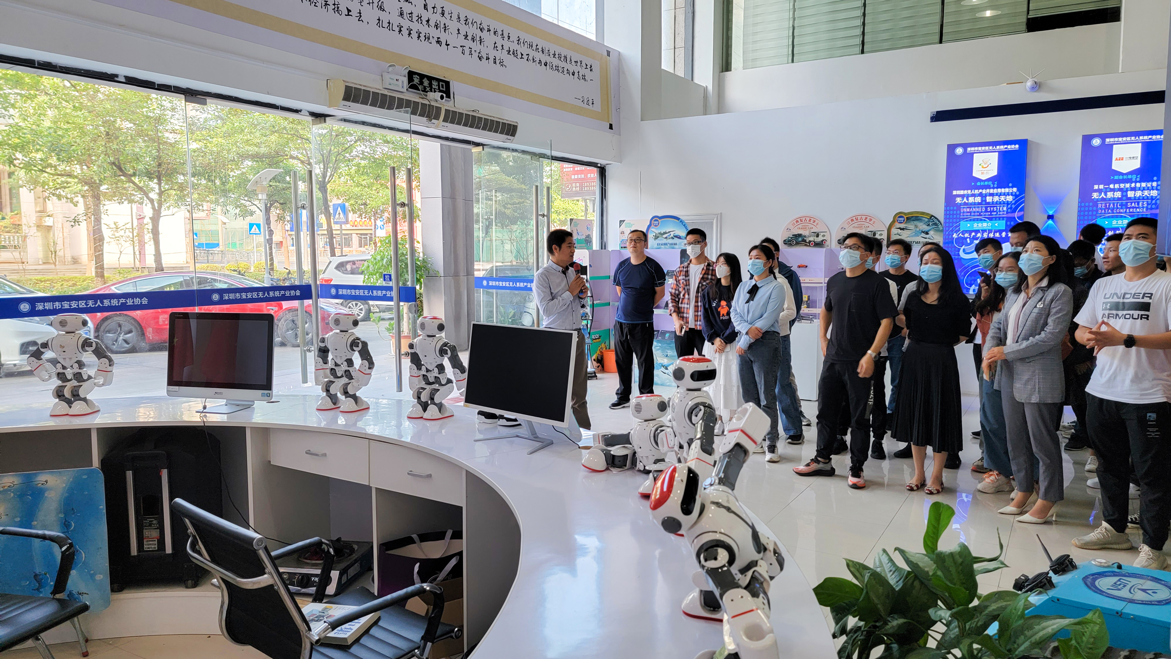 无人机科技探索 | 中亚无人机系统展览交易中心首期无人机操控培训正式开班(图2)