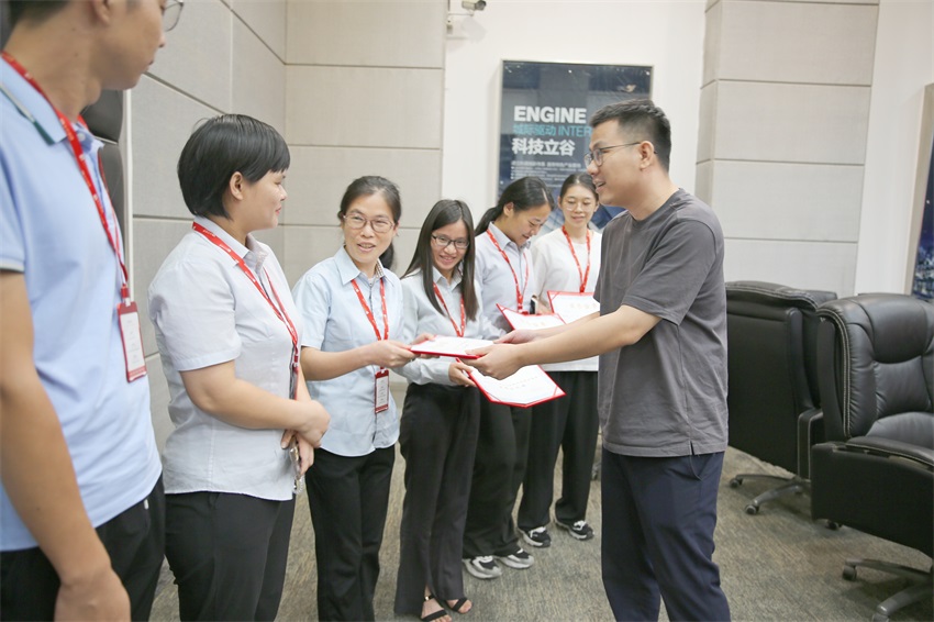 榜样领航 踔厉奋发 | 中亚集团2023年上半年度优秀员工颁奖仪式顺利召开(图3)