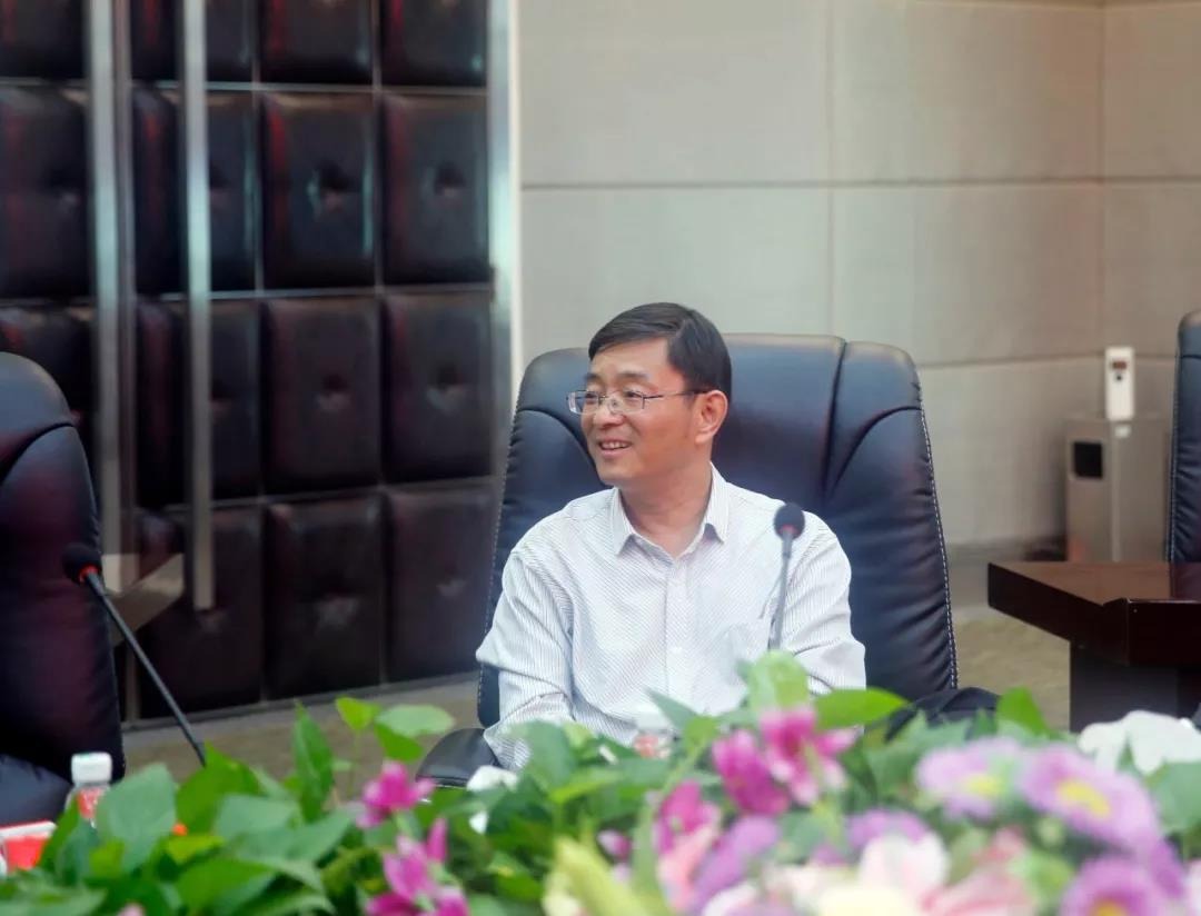 中国金融文坛杂志社领导莅临中亚参观考察
