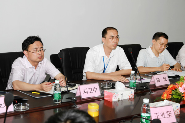 宝安区电信局副局长率队考察中亚电子博览中心项目洽谈双方战略合作事宜(图3)