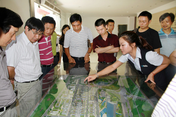 永州中央新城项目考察团专程赴中亚电子博览中心交流考察(图3)