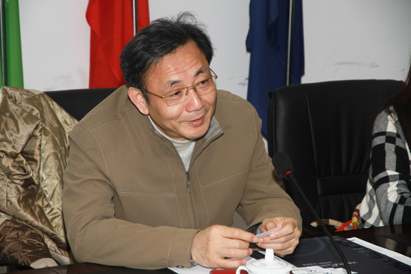 章小刚副主任在会上对中亚硅谷项目的发展提出建议
