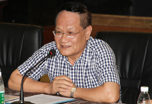 广东电子商会姚荣诚秘书长在交流会上讲话