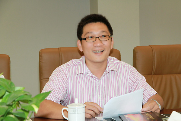 集团副总裁陈俊平表示双方携手共同为入驻园区的商家提供更多更好的服务