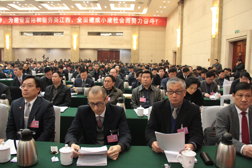 黄炳煌委员（左二）出席江西省政协十一届一次会议