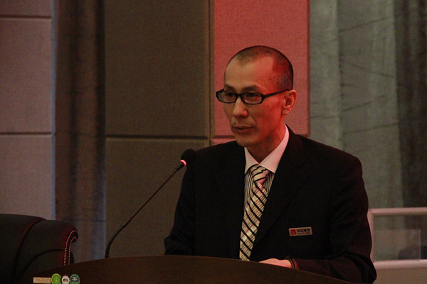 中亚电子城集团总裁黄炳煌在会上致辞