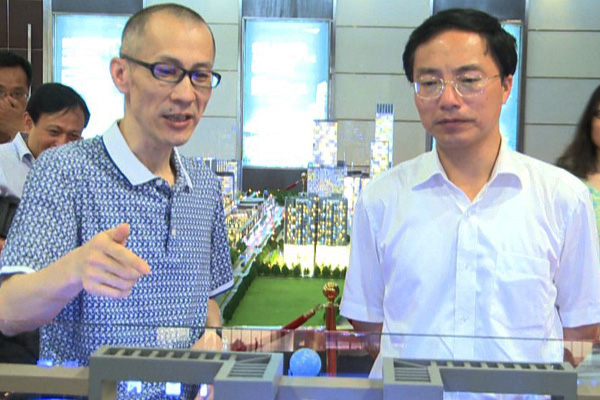 吉安市委副书记、市长胡世忠率团莅临中亚电子博览中心考察调研