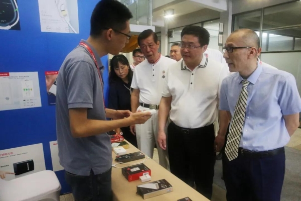 政企携手 创新发展提升营商软环境、实平台 ——2018大冶市政府(深圳)投资推介会圆满落幕(图6) 政企携手 创新发展提升营商软环境、实平台 ——2018大冶市政府(深圳)投资推介会圆满落幕(图6)
