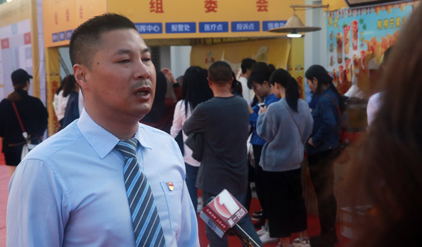 深圳电视台记者采访
