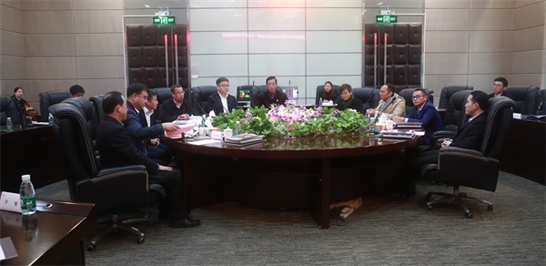 北辰区领导在中亚硅谷峰会厅与企业、金融机构展开洽谈