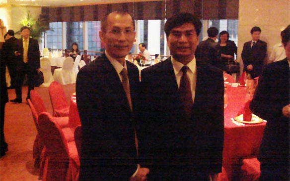 副省长洪礼和主持开幕式，并与黄炳煌董事长合影留念