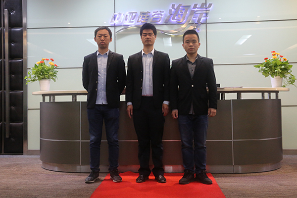 无盘系统工作团队邹律（左）、胡凯敏（中）、廖飞龙（右）